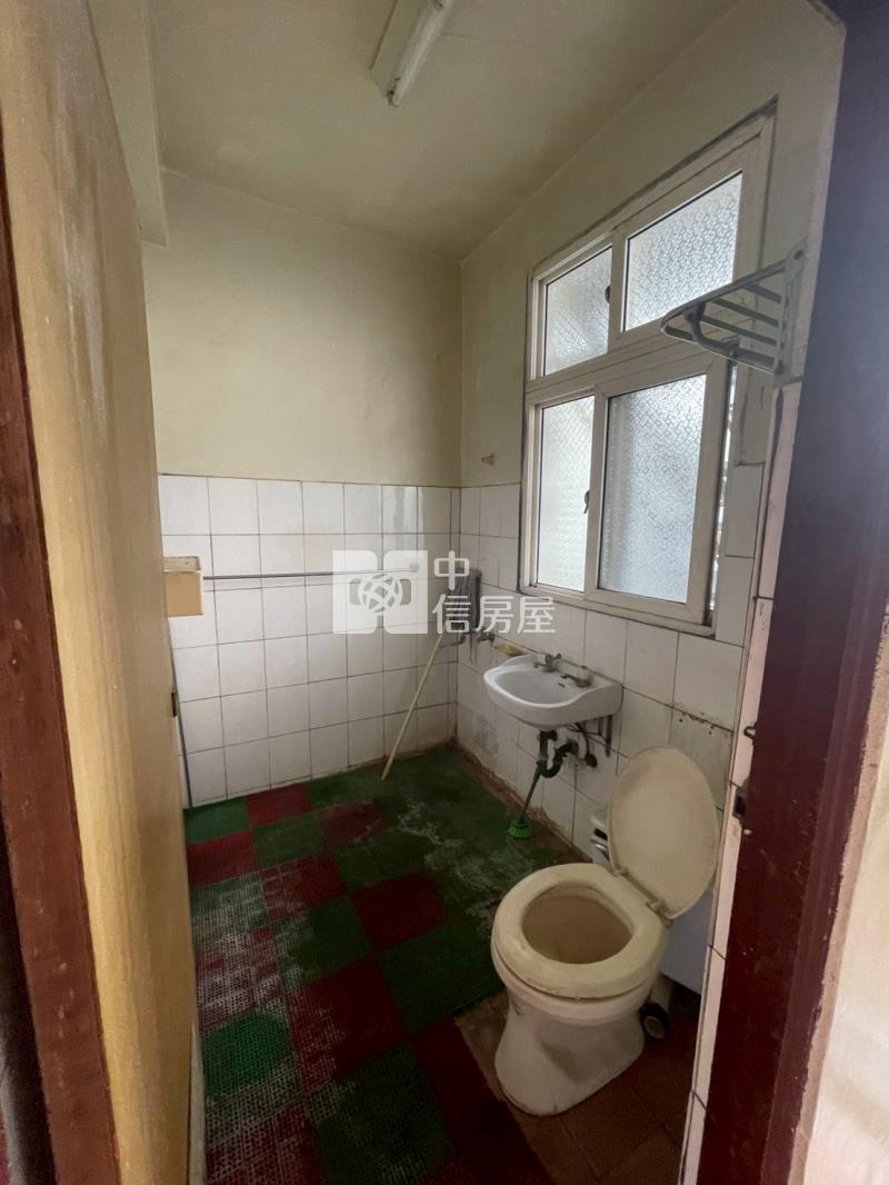 斗六理想社區車庫透天房屋室內格局與周邊環境