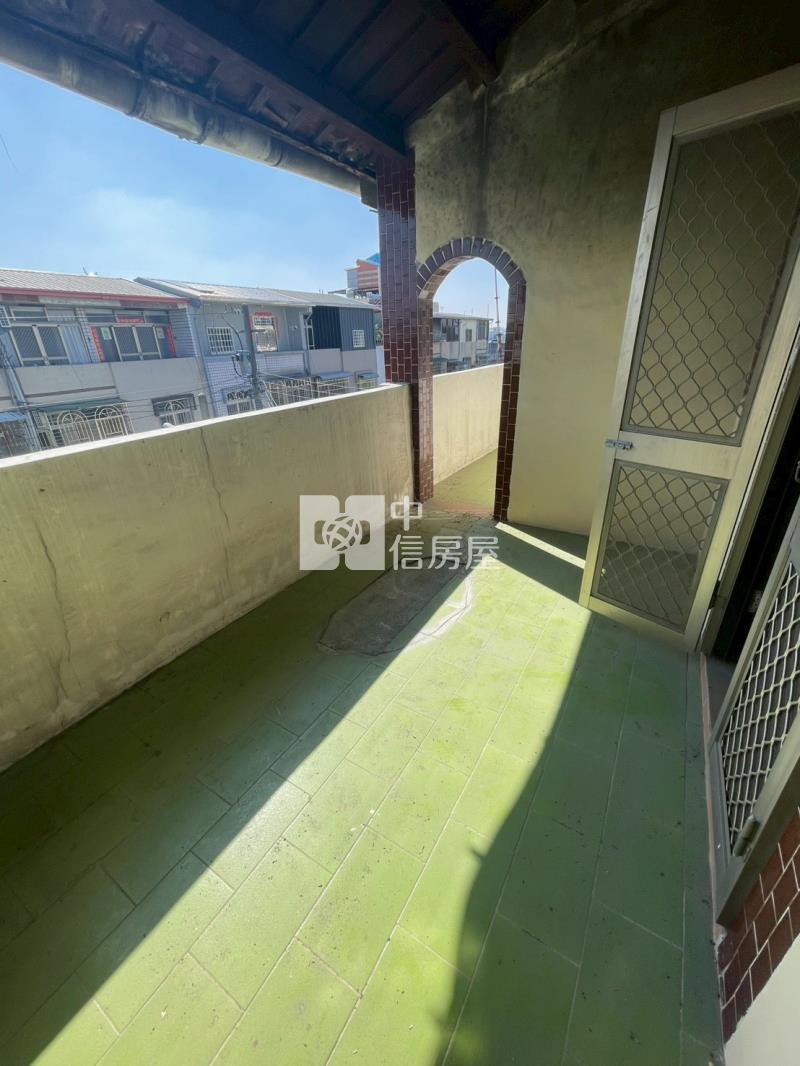 斗六理想社區車庫透天房屋室內格局與周邊環境