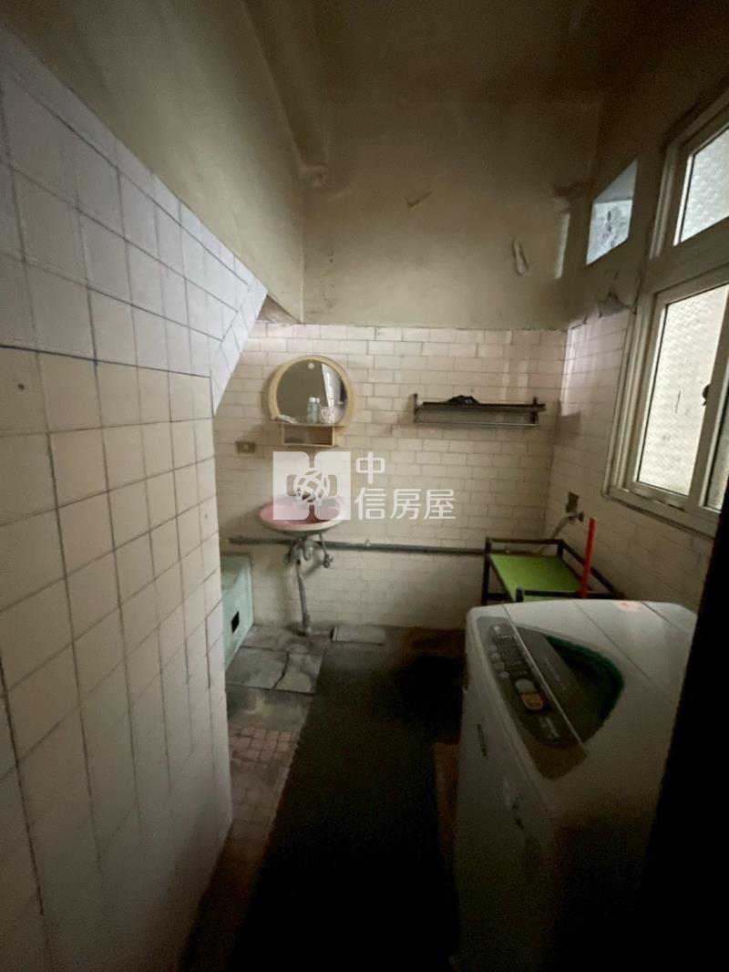 斗六理想社區車庫透天房屋室內格局與周邊環境