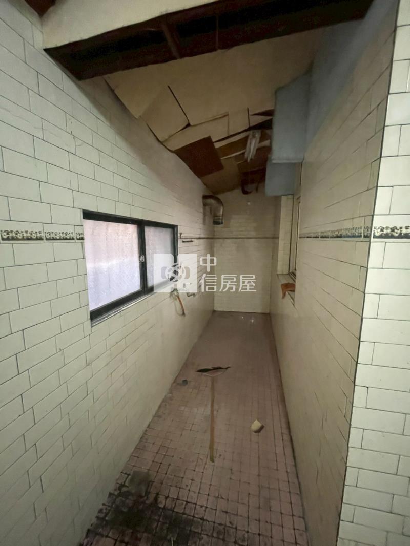 斗六理想社區車庫透天房屋室內格局與周邊環境