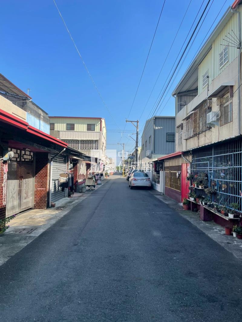 斗六理想社區車庫透天房屋室內格局與周邊環境