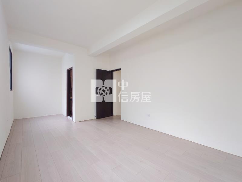 宜欣國小臨路美透天房屋室內格局與周邊環境