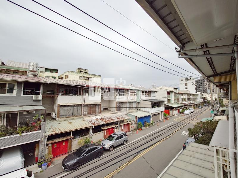 宜欣國小臨路美透天房屋室內格局與周邊環境