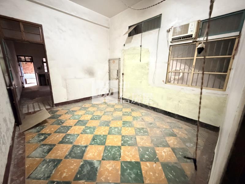 【安家】忠貞國小臨路大地坪透店房屋室內格局與周邊環境