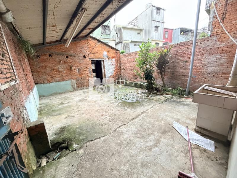 【安家】忠貞國小臨路大地坪透店房屋室內格局與周邊環境