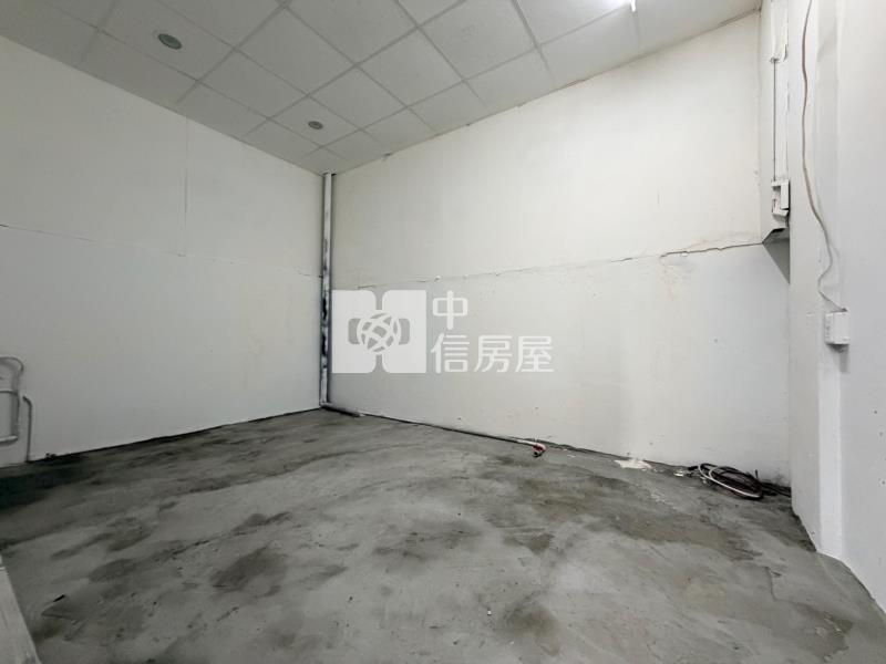 大里中興商圈正鐵路街賺錢金店面房屋室內格局與周邊環境