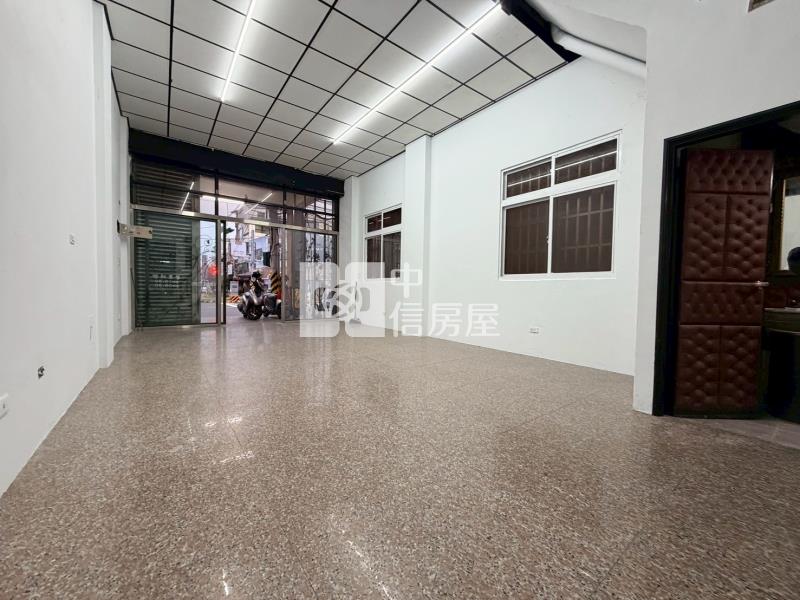 大里中興商圈正鐵路街賺錢金店面房屋室內格局與周邊環境