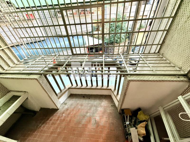 文心中清捷運2樓3房美寓房屋室內格局與周邊環境