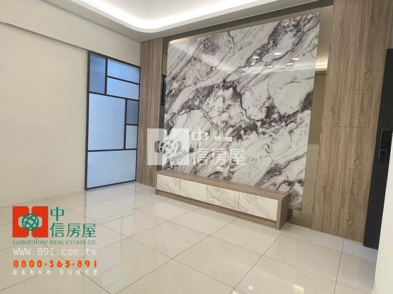 自強街全新整理車庫透天房屋室內格局與周邊環境