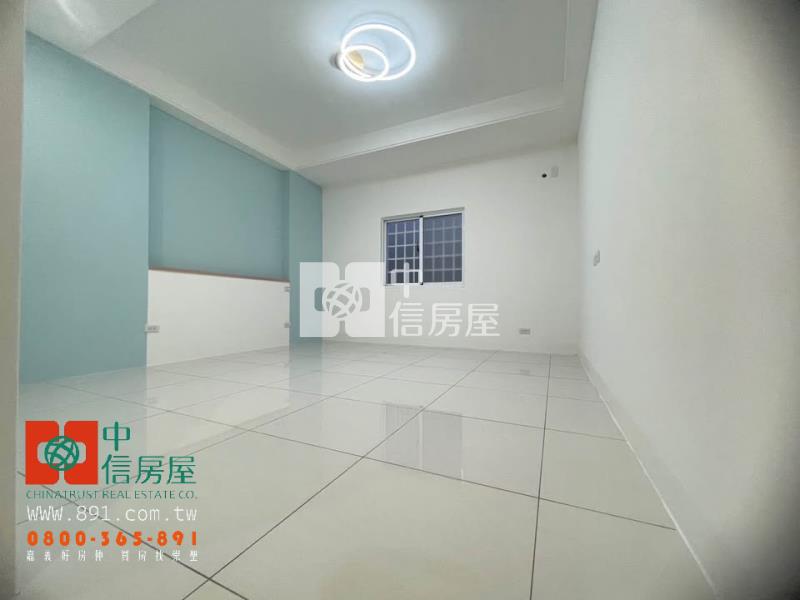 自強街全新整理車庫透天房屋室內格局與周邊環境