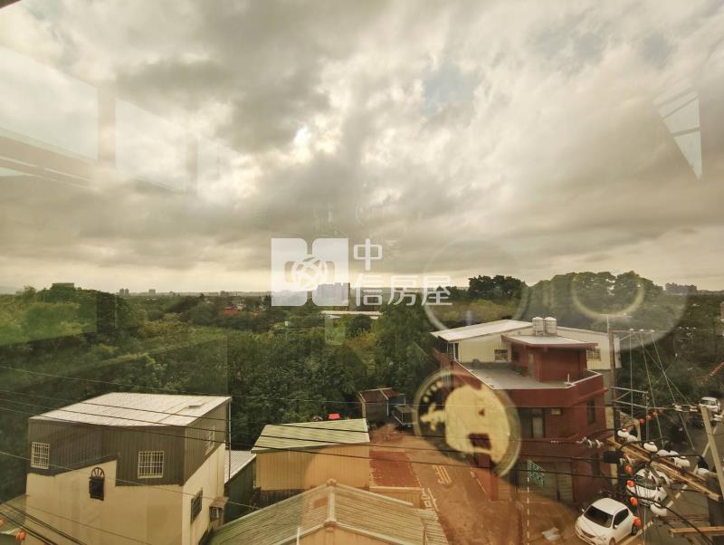 台北商專 角窗美店墅房屋室內格局與周邊環境