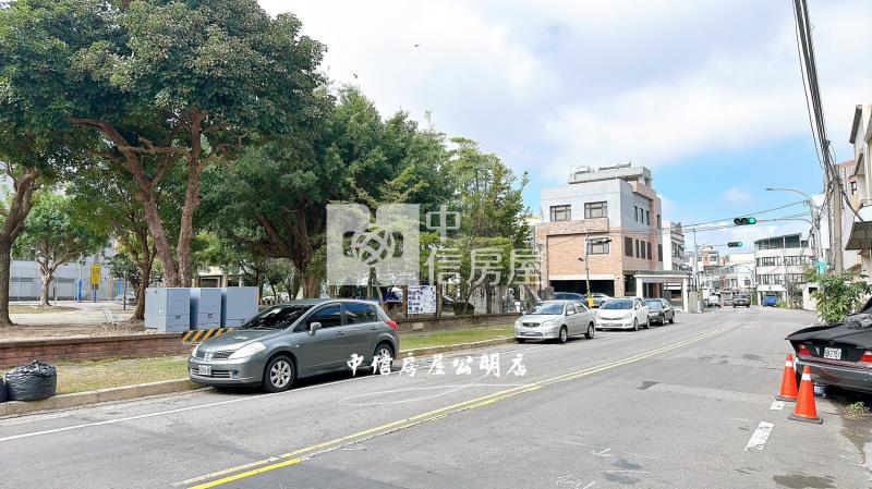 苗栗公館輕屋齡車庫別墅房屋室內格局與周邊環境