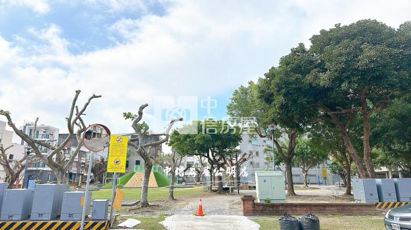 苗栗公館輕屋齡車庫別墅房屋室內格局與周邊環境