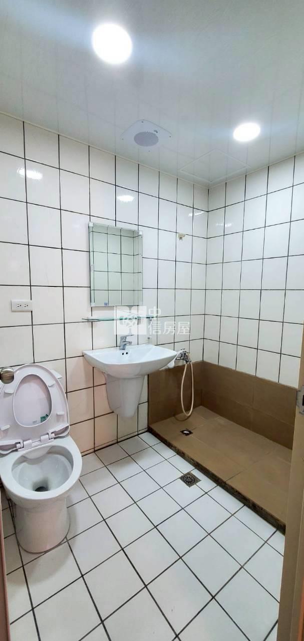 近幼獅交流道；採光明亮3房房屋室內格局與周邊環境