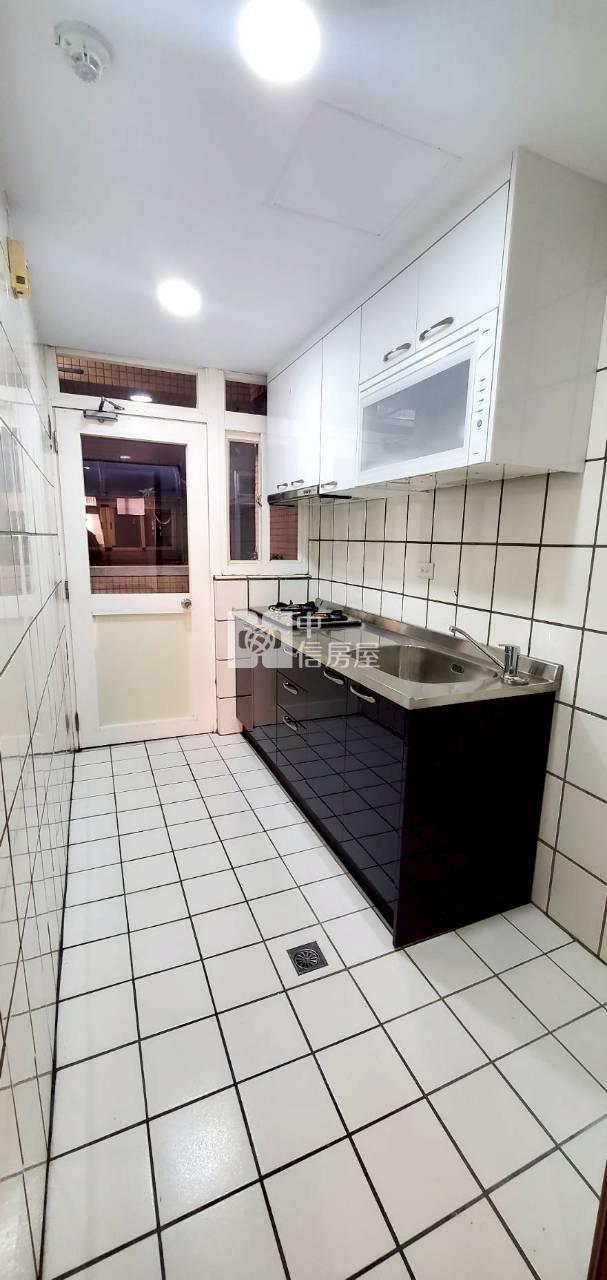 近幼獅交流道；採光明亮3房房屋室內格局與周邊環境