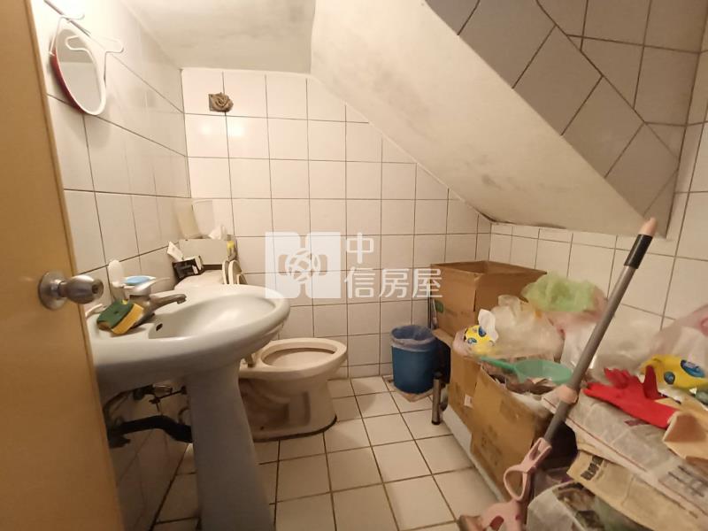 新富車站低總價大地坪透天房屋室內格局與周邊環境