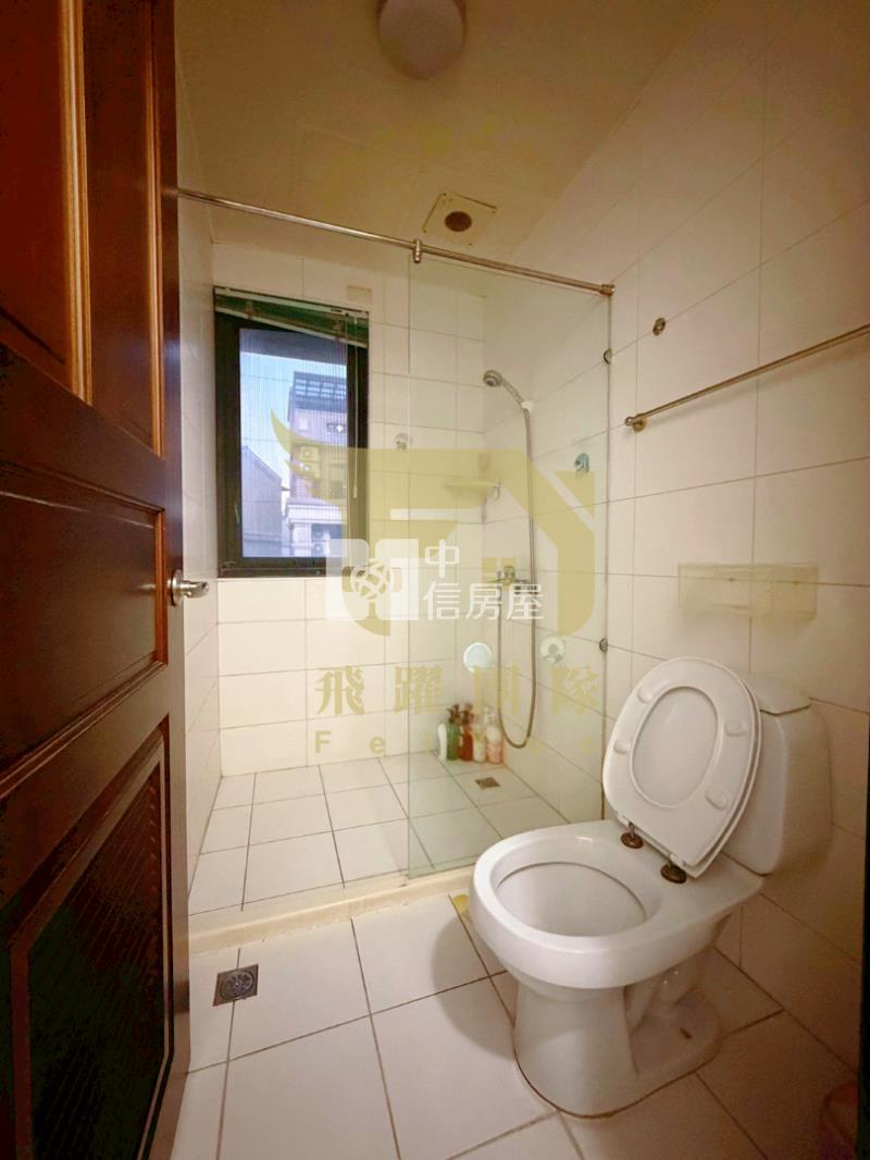 專任★大竹漂亮別墅｜後院停車｜雙間單層大主臥房屋室內格局與周邊環境