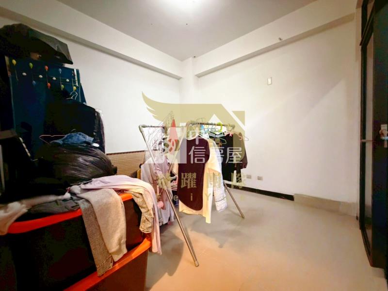 專任★大竹漂亮別墅｜後院停車｜雙間單層大主臥房屋室內格局與周邊環境