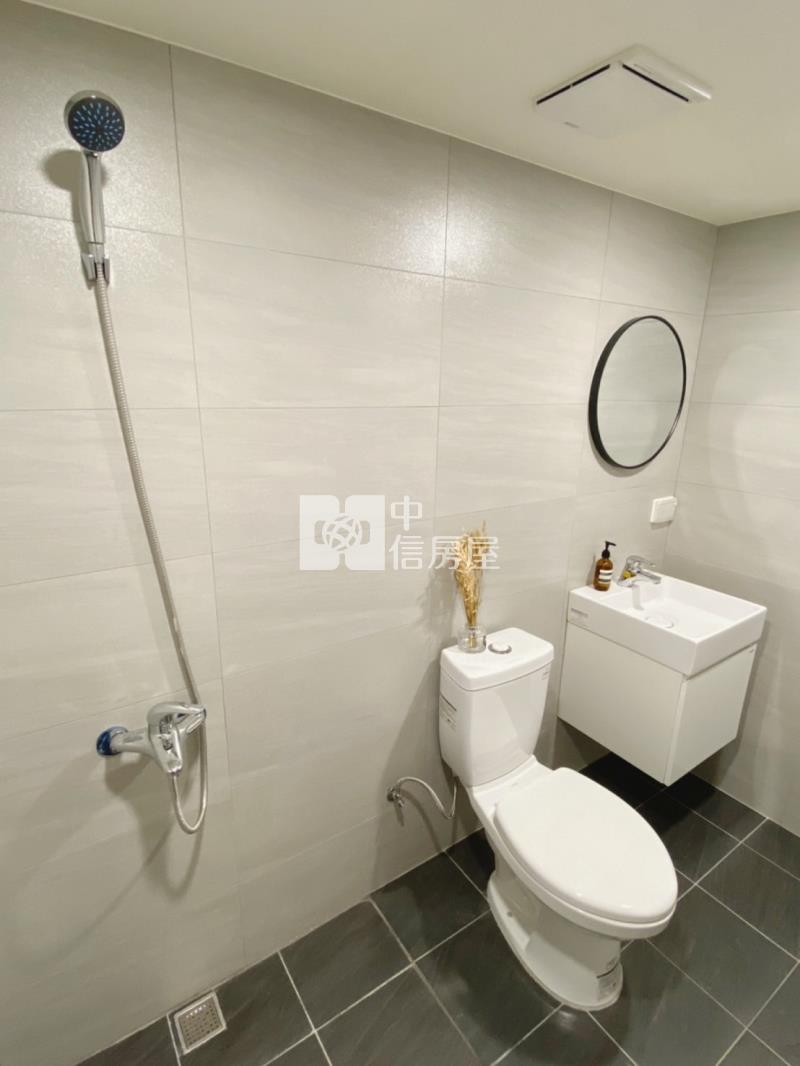 逢甲商圈合法室修好收租4套房屋室內格局與周邊環境