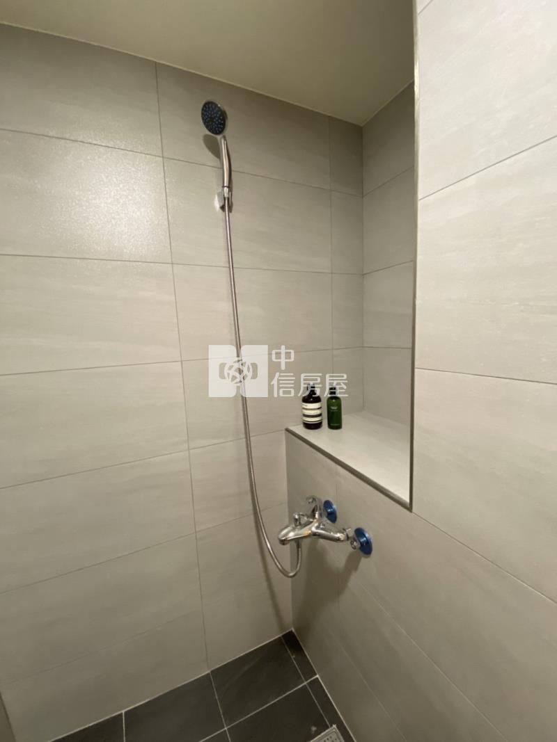 逢甲商圈合法室修好收租4套房屋室內格局與周邊環境