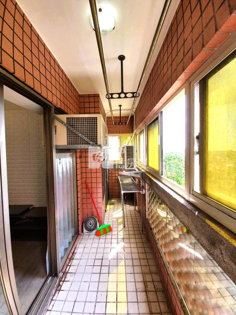 楊梅交流道.凡爾賽美裝潢三房車房屋室內格局與周邊環境