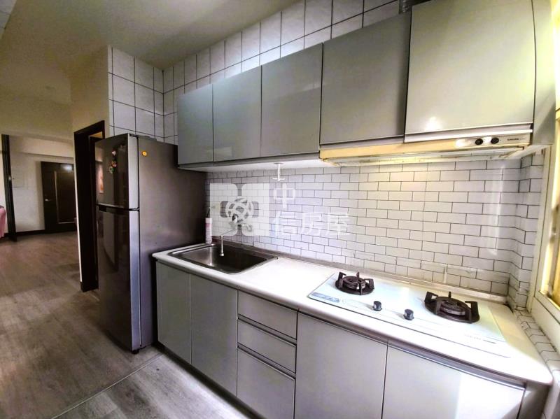 楊梅交流道.凡爾賽美裝潢三房車房屋室內格局與周邊環境