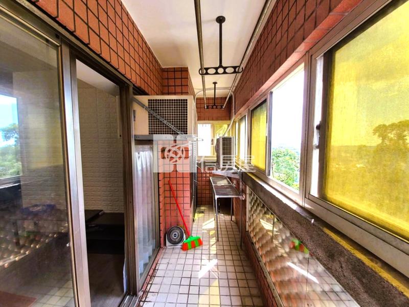 楊梅交流道.凡爾賽美裝潢三房車房屋室內格局與周邊環境