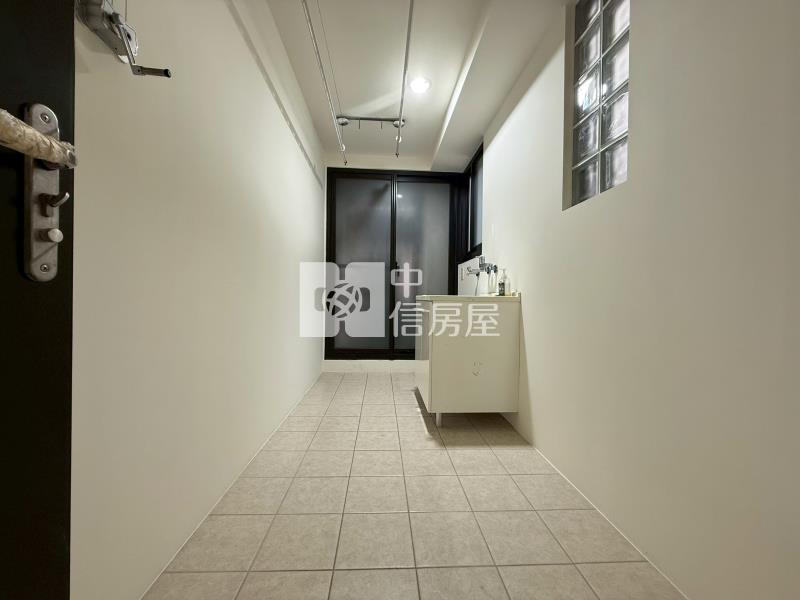 鉅虹曙光之旅一期三房平車房屋室內格局與周邊環境