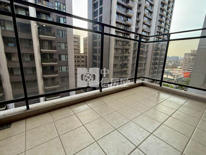 鉅虹曙光之旅一期三房平車房屋室內格局與周邊環境