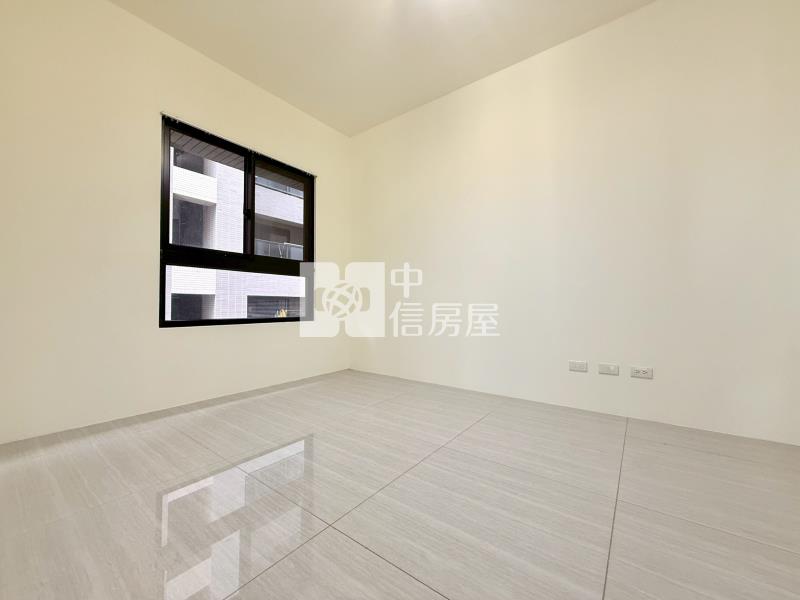 鉅虹曙光之旅一期三房平車房屋室內格局與周邊環境