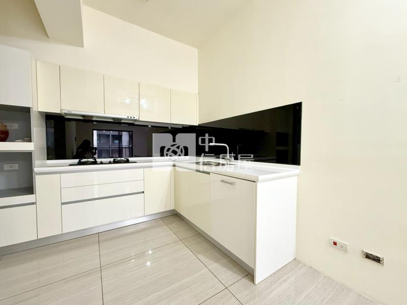 鉅虹曙光之旅一期三房平車房屋室內格局與周邊環境