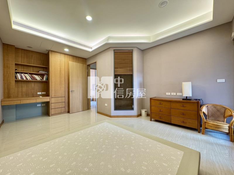 草屯公園旁電梯別墅房屋室內格局與周邊環境