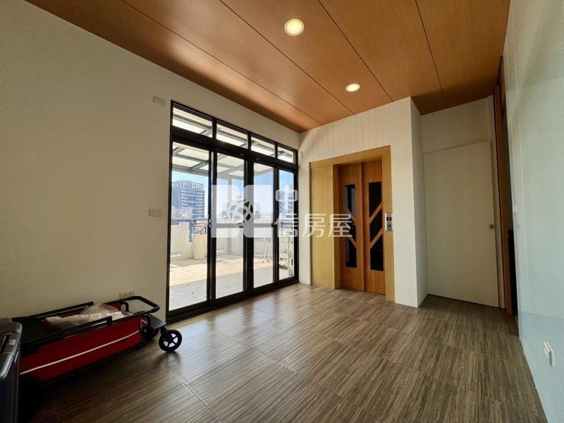 草屯公園旁電梯別墅房屋室內格局與周邊環境