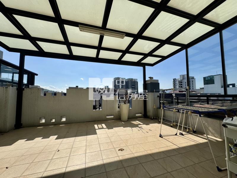 草屯公園旁電梯別墅房屋室內格局與周邊環境