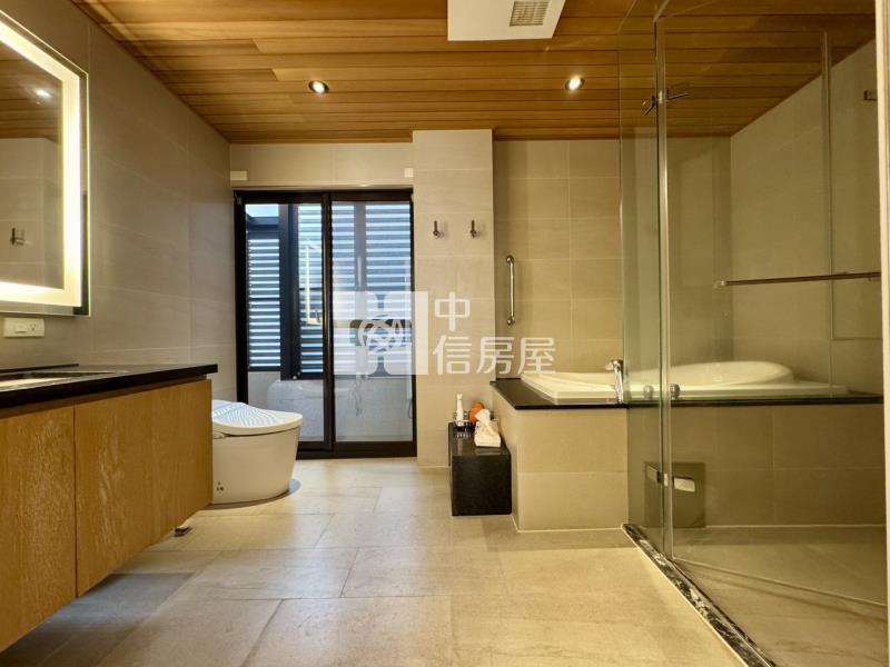 草屯公園旁電梯別墅房屋室內格局與周邊環境