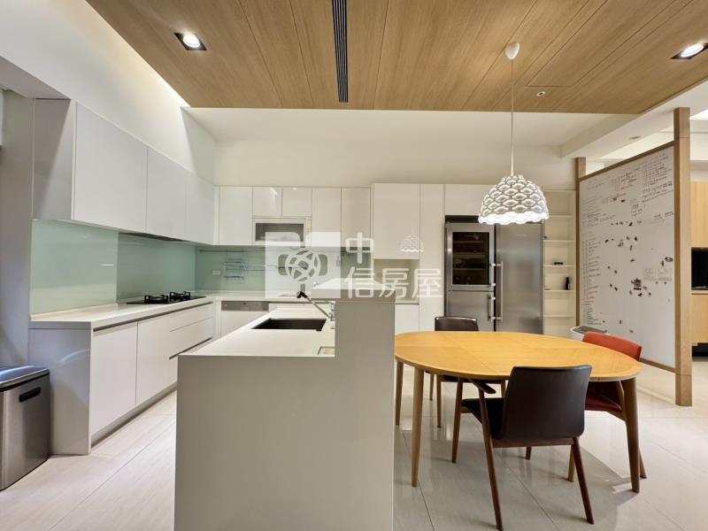 草屯公園旁電梯別墅房屋室內格局與周邊環境