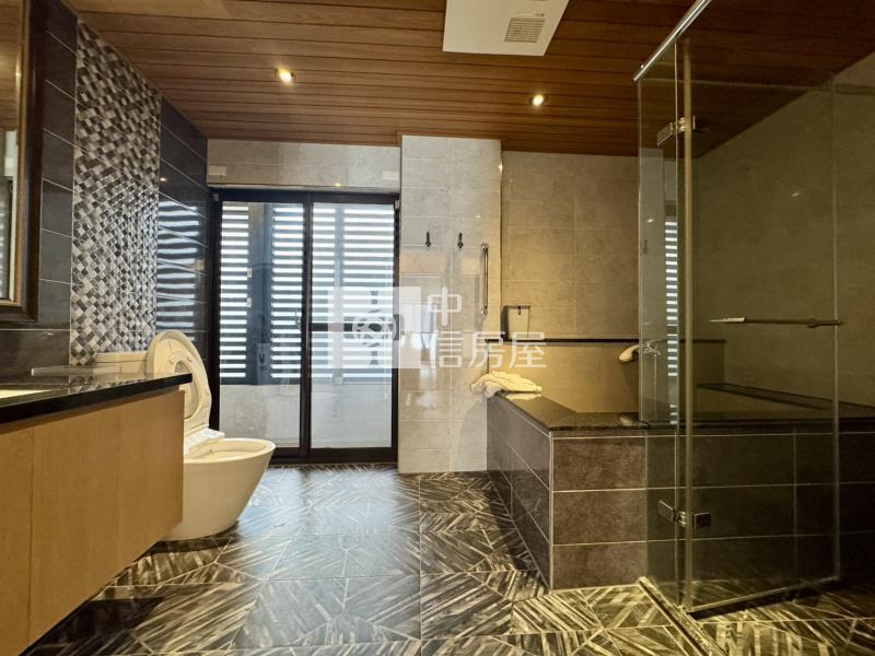 草屯公園旁電梯別墅房屋室內格局與周邊環境