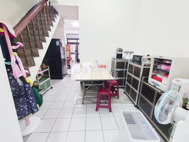 漢神百貨仁美國小透天房屋室內格局與周邊環境