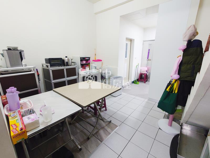 漢神百貨仁美國小透天房屋室內格局與周邊環境