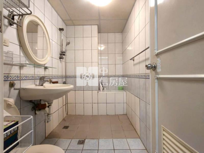 體育園區超大一房+露臺房屋室內格局與周邊環境