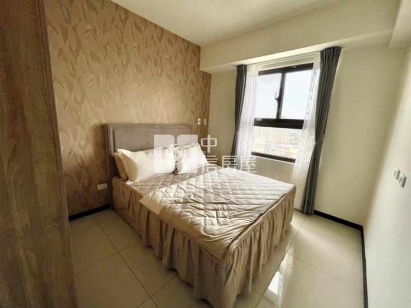 【新世紀】近龍岡商圈全新景觀電梯2房車房屋室內格局與周邊環境