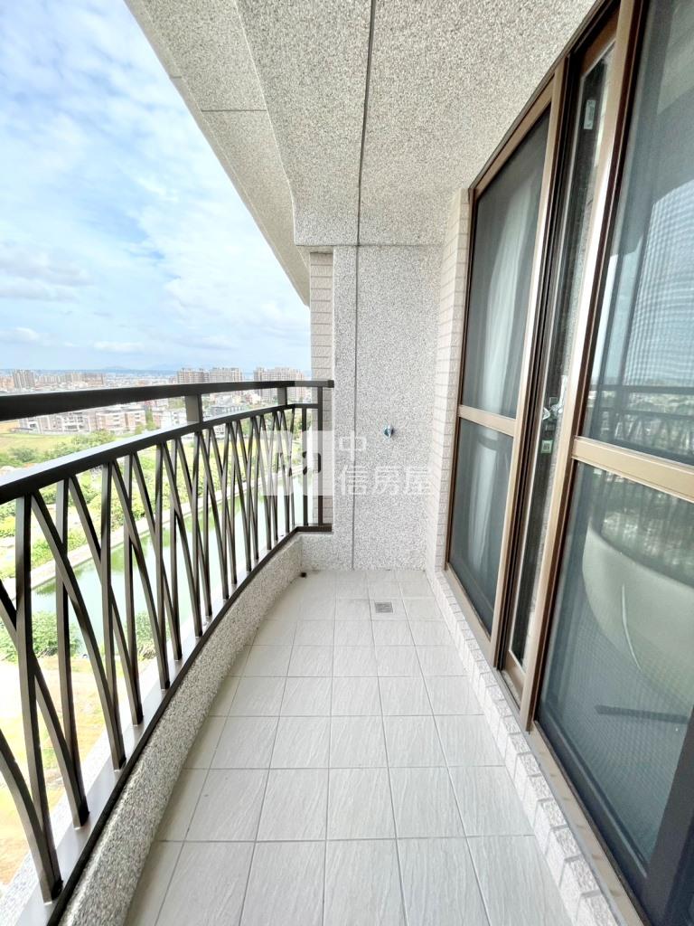 【新世紀】近龍岡商圈全新景觀電梯2房車房屋室內格局與周邊環境