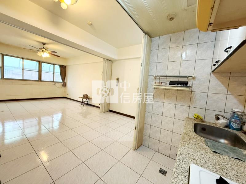 【新世紀】平興國小電梯3房車房屋室內格局與周邊環境