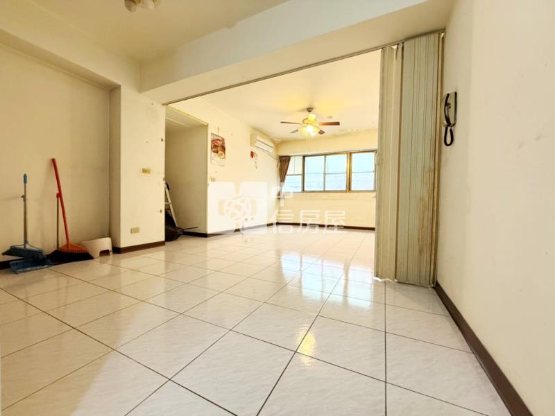 【新世紀】平興國小電梯3房車房屋室內格局與周邊環境