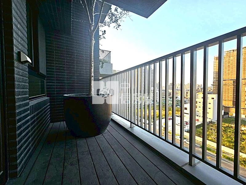 大塊森濤朝北視野全新三房雙車房屋室內格局與周邊環境