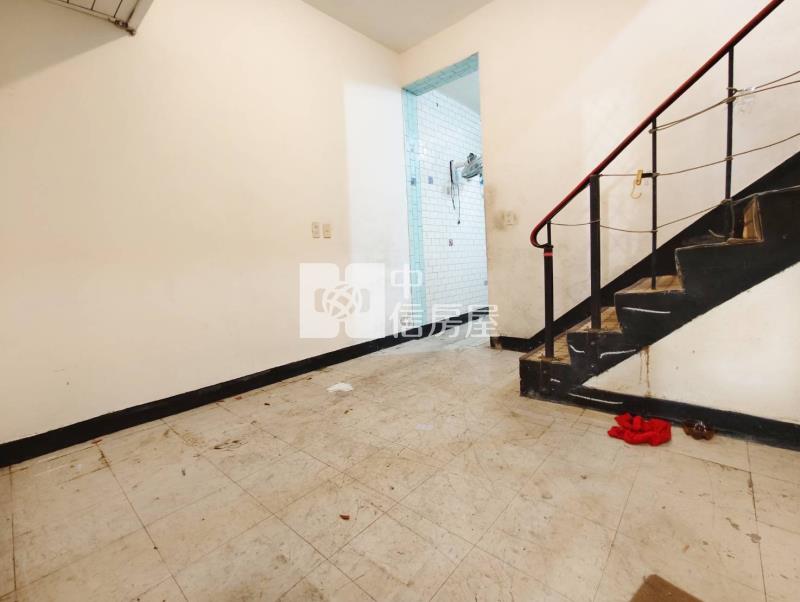 龍岡忠貞活巷美透天房屋室內格局與周邊環境