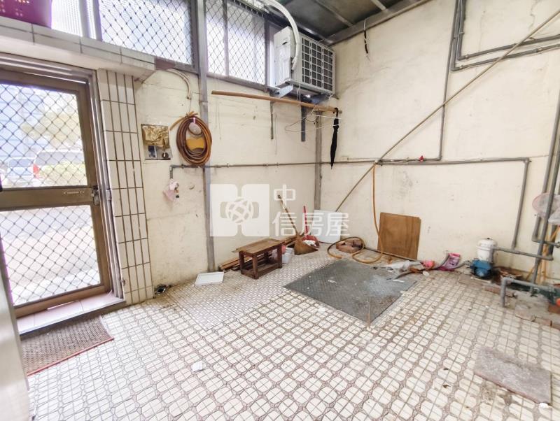 龍岡忠貞活巷美透天房屋室內格局與周邊環境