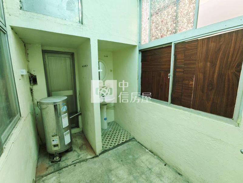 龍岡忠貞活巷美透天房屋室內格局與周邊環境