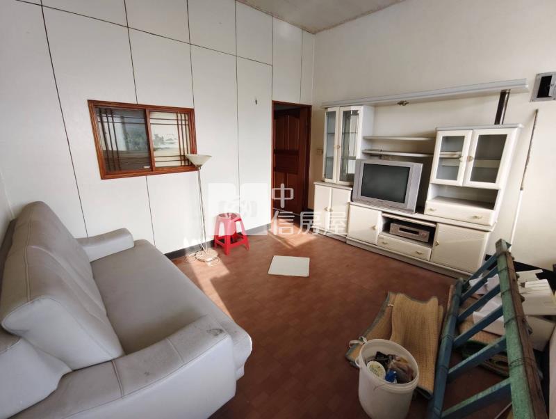 龍岡忠貞活巷美透天房屋室內格局與周邊環境