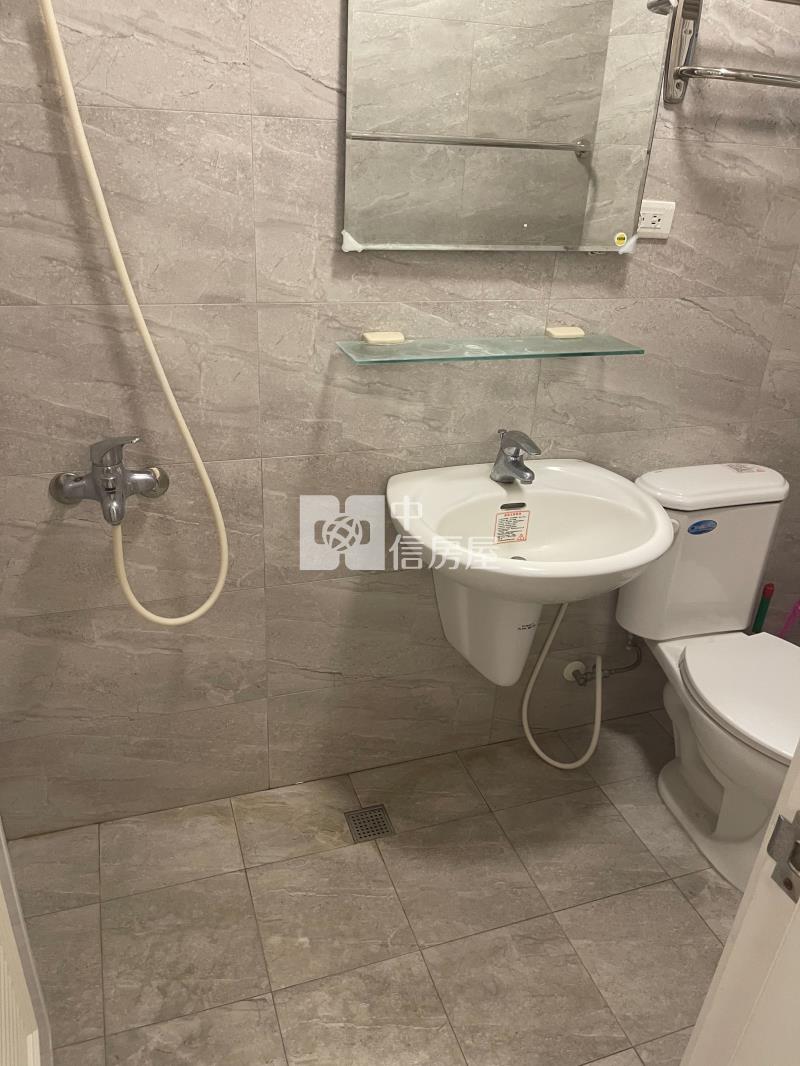 夢時代翻新透天叁樓店面房屋室內格局與周邊環境